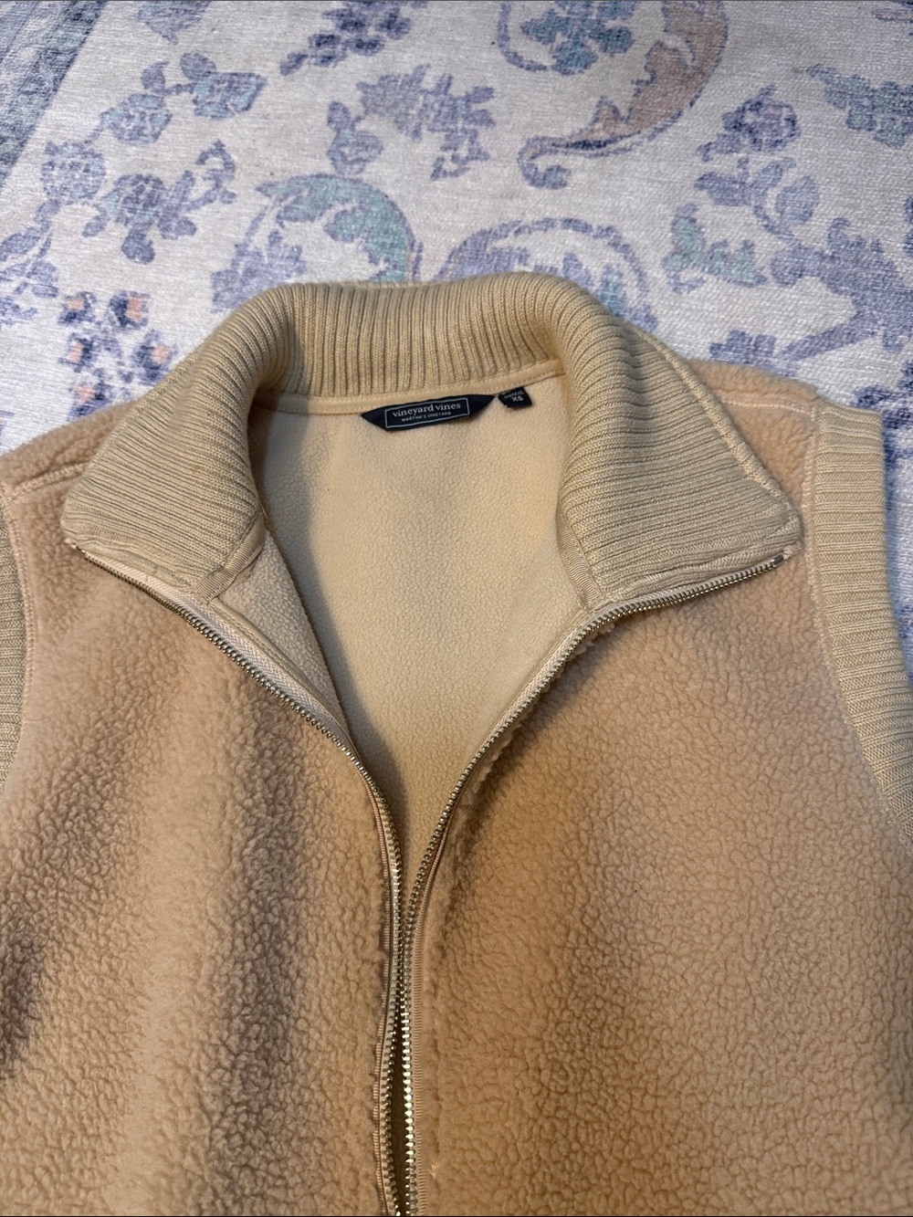 Vineyard Vines Men's Tan Fleece Zip-Up Vest - Picture 2 of 6